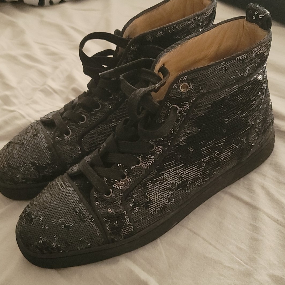 Sneakers - Picture 2 of 5